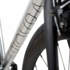 BLB Brick Lane Bikes La Piovra ATK Fixie/Singlespeed Bike - Argent Poli -Cannondale Soldes 0037724 blb la piovra atk fixie single speed bike polished silver