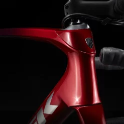 Trek Domane SL 5 Rage Red/Deep Dark Blue Fade 18 Trek Domane SL 5 Rage Red/Deep Dark Blue Fade -Cannondale Soldes DomaneSL5 22 35298 B Alt4