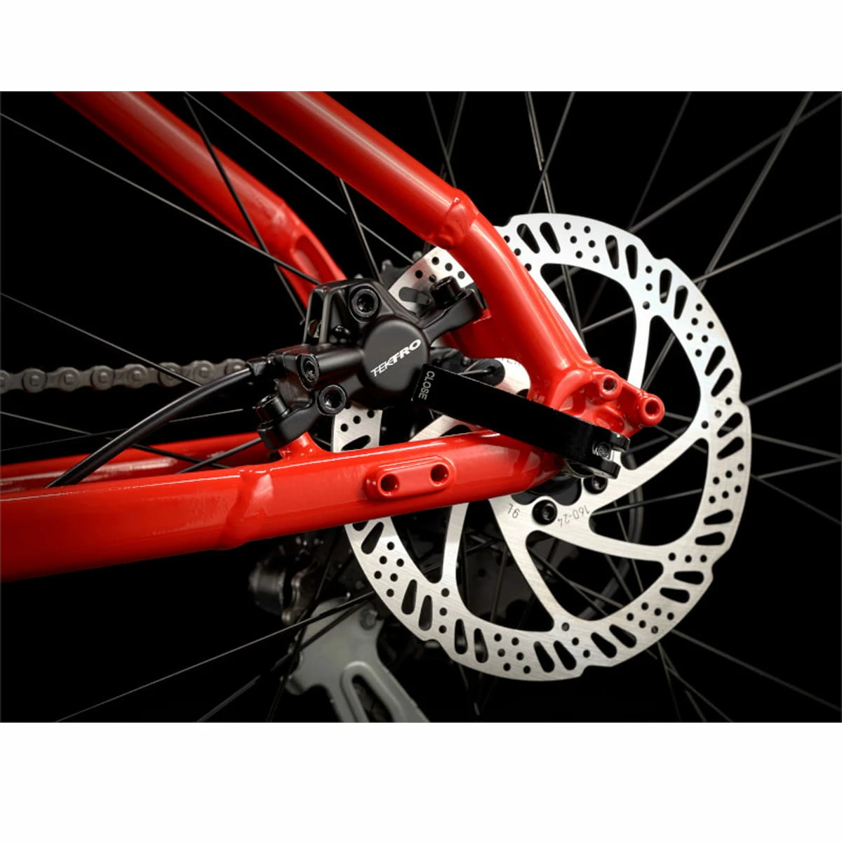 Marlin 6 - Rouge Radioactif / Trek Noir 11 Marlin 6 - Rouge Radioactif / Trek Noir – Image 9