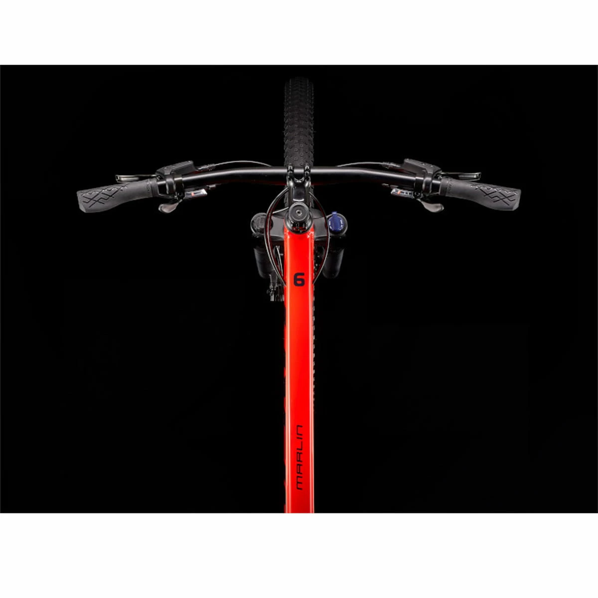 Marlin 6 - Rouge Radioactif / Trek Noir 6 Marlin 6 - Rouge Radioactif / Trek Noir – Image 4