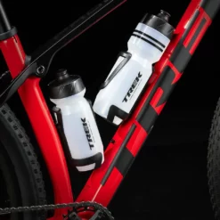 Procaliber 9.5 Rouge Radioactif / Trek Noir 19 Procaliber 9.5 Rouge Radioactif / Trek Noir -Cannondale Soldes Procaliber95 22 33258 B Accessory1