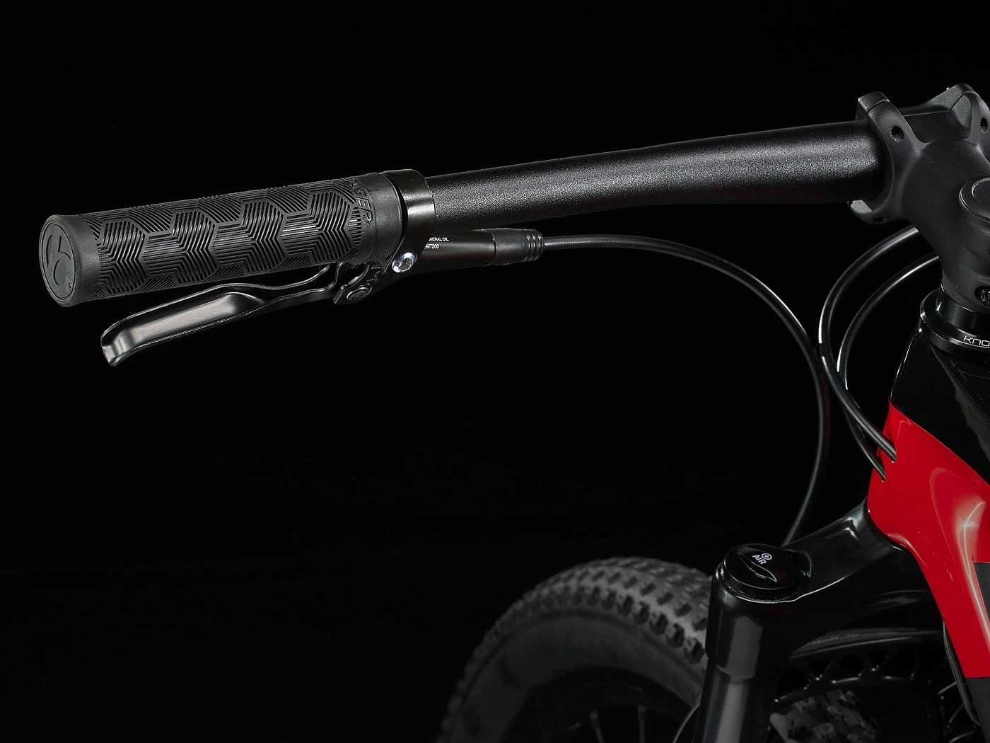 Procaliber 9.5 Rouge Radioactif / Trek Noir 12 Procaliber 9.5 Rouge Radioactif / Trek Noir – Image 10