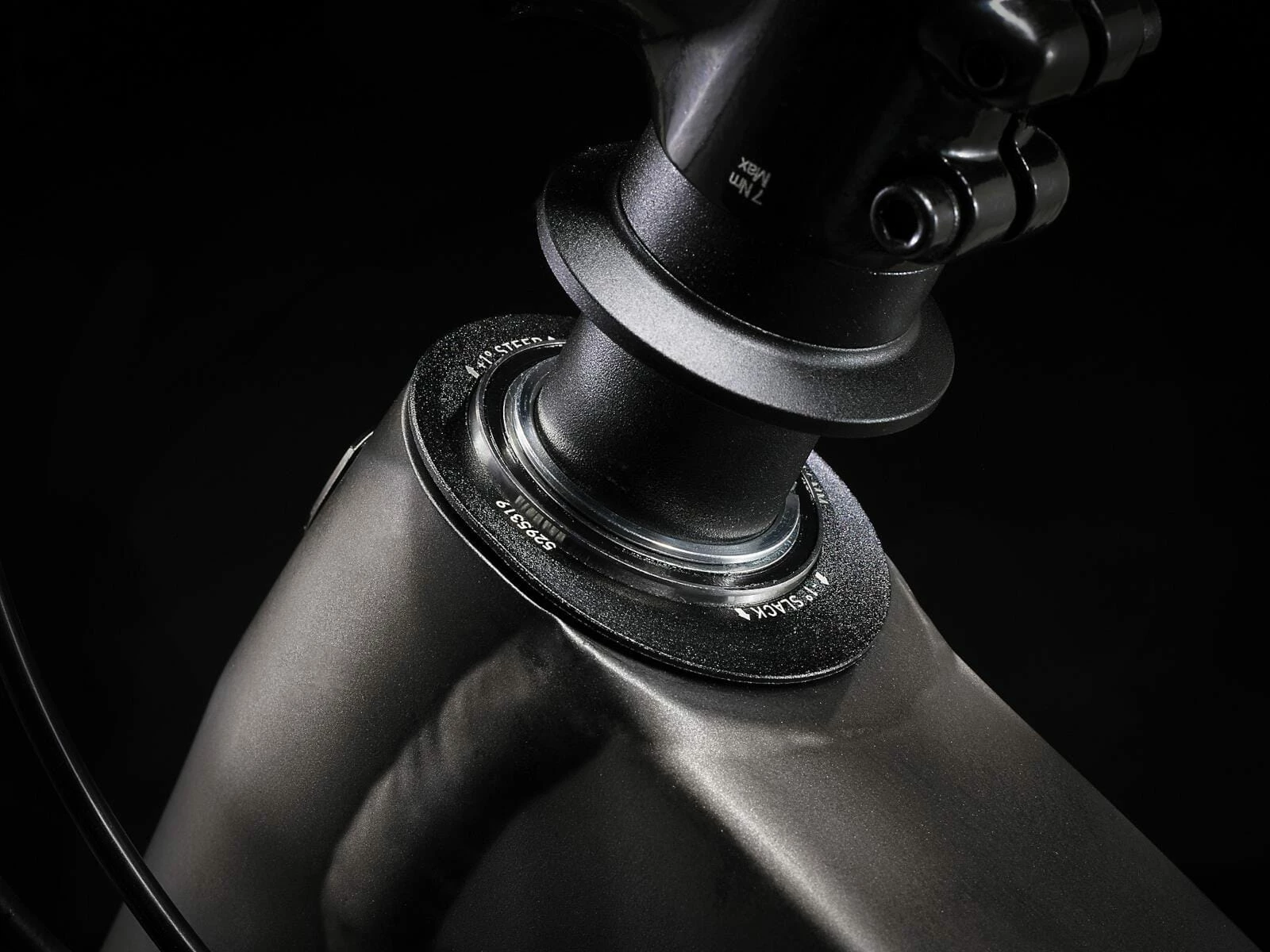 Trek Fuel EX 9.8 GX AXS Gen 6 Mulsanne Blue 13 Trek Fuel EX 9.8 GX AXS Gen 6 Mulsanne Blue – Image 11