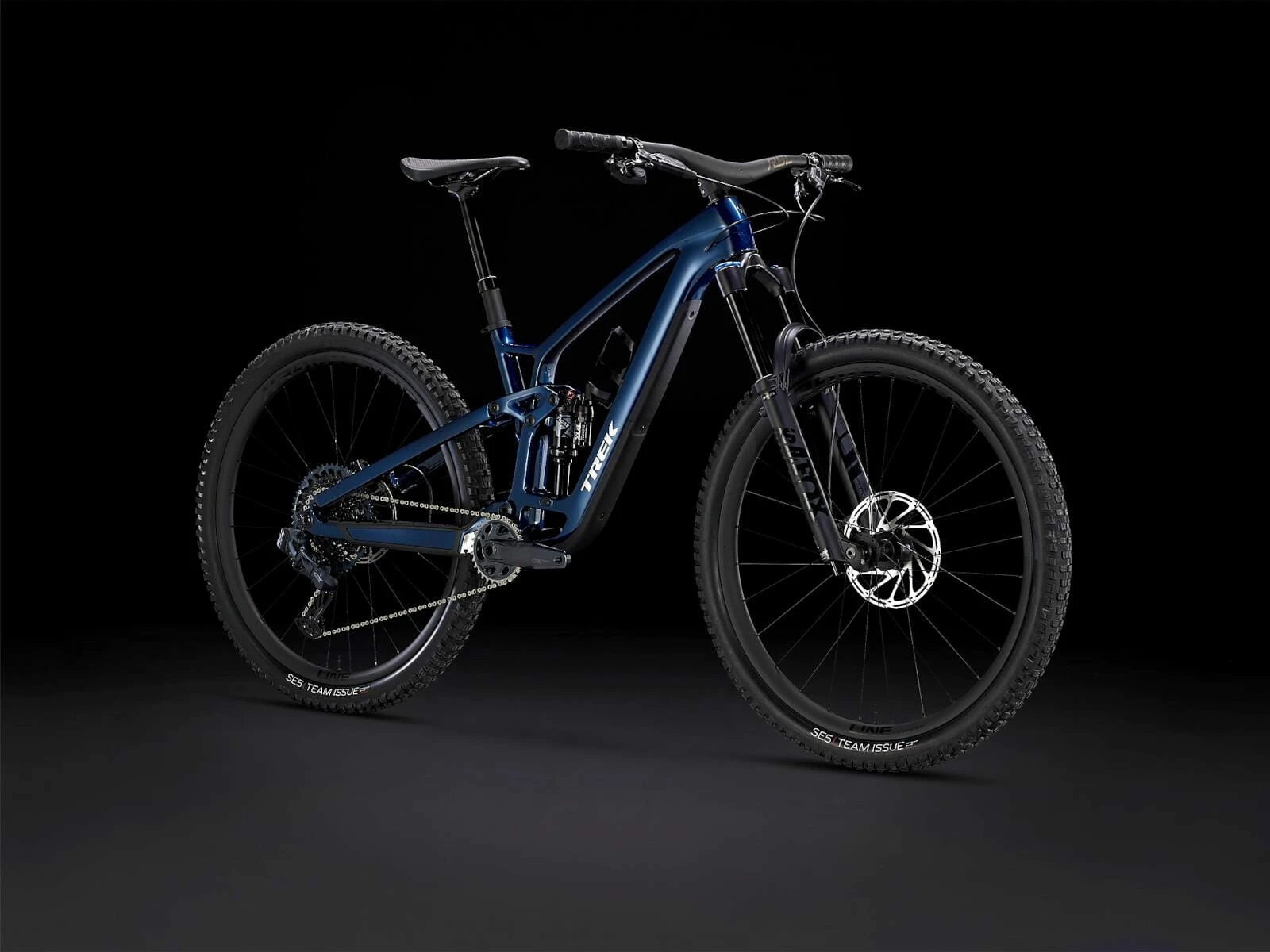 Trek Fuel EX 9.8 GX AXS Gen 6 Mulsanne Blue 4 Trek Fuel EX 9.8 GX AXS Gen 6 Mulsanne Blue – Image 2