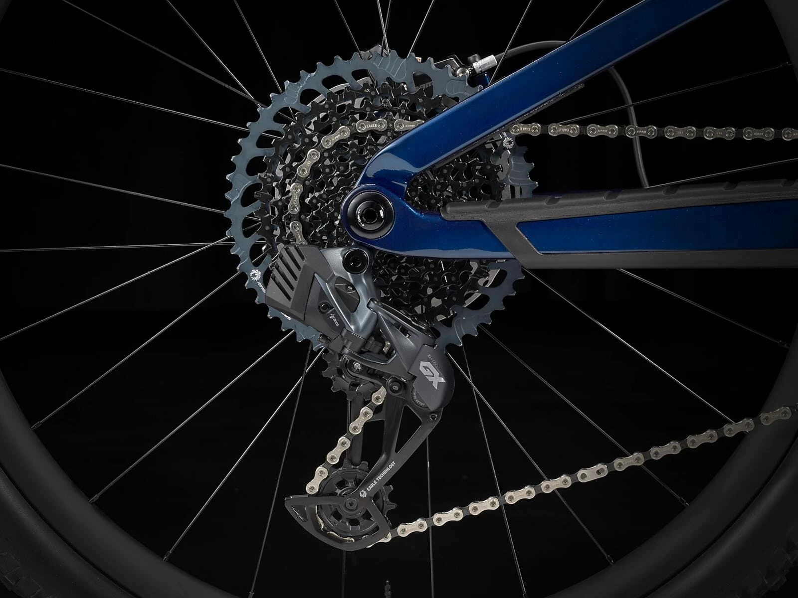 Trek Fuel EX 9.8 GX AXS Gen 6 Mulsanne Blue 10 Trek Fuel EX 9.8 GX AXS Gen 6 Mulsanne Blue – Image 8